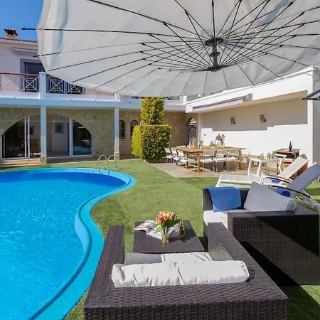 Moderne Villa, Pool+meerblick,schnelles Wifi,klima *
